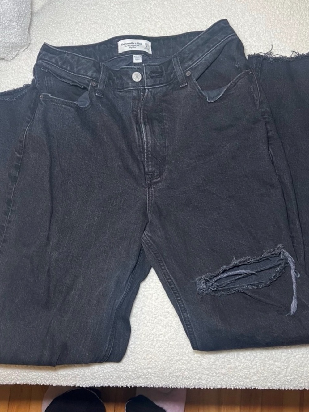 Abercrombie & Fitch Black the 90s Relaxed Jean High Rise Curve Love
